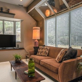 39 Mother In Law Apartment (bay windows)